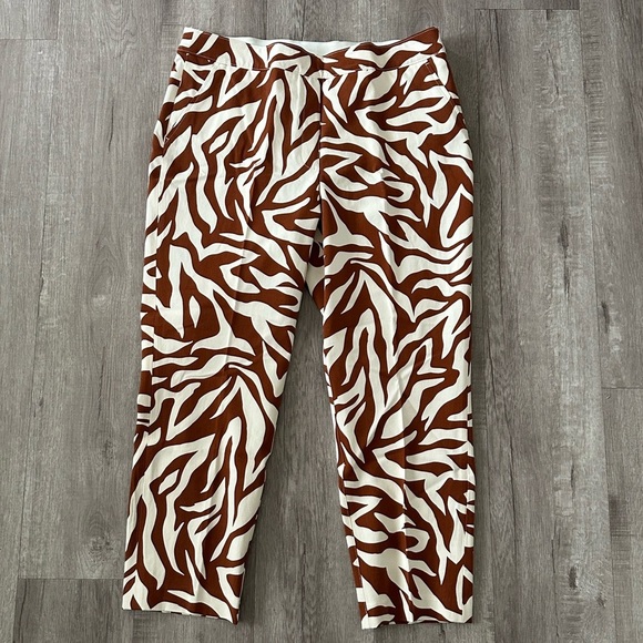 NWOT SPANX On The Go Printed Ankle Slim Straight Pants Clay Zebra Stripe - Picture 3 of 10